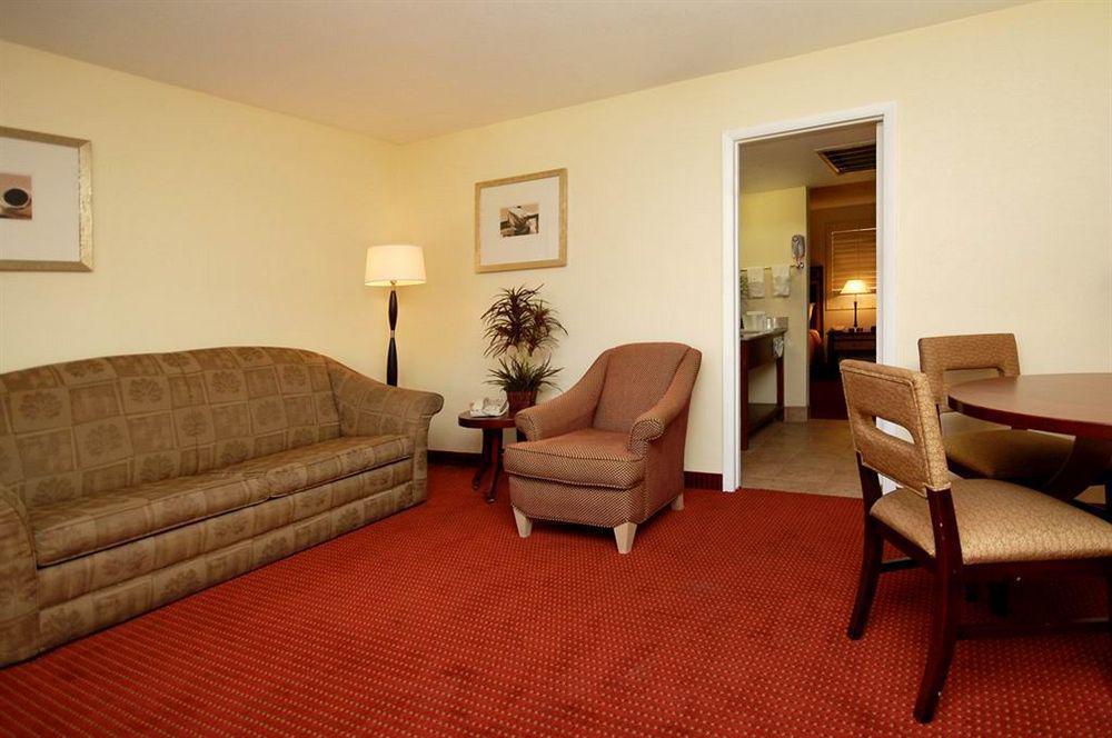 Hotel Ramada By Wyndham Tempe Near Asu Zewnętrze zdjęcie